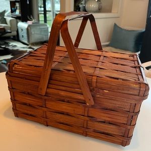 Vintage | Basket | Sewing Basket | Basket + Handles | Lunch Basket | Yarn Basket